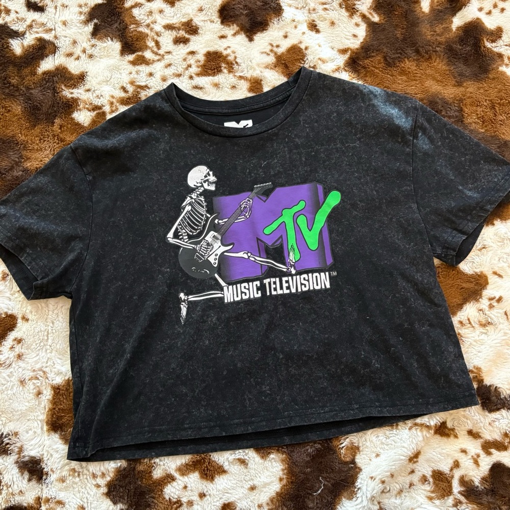 MTV Skeleton & Guitar Graphic Cropped Tee